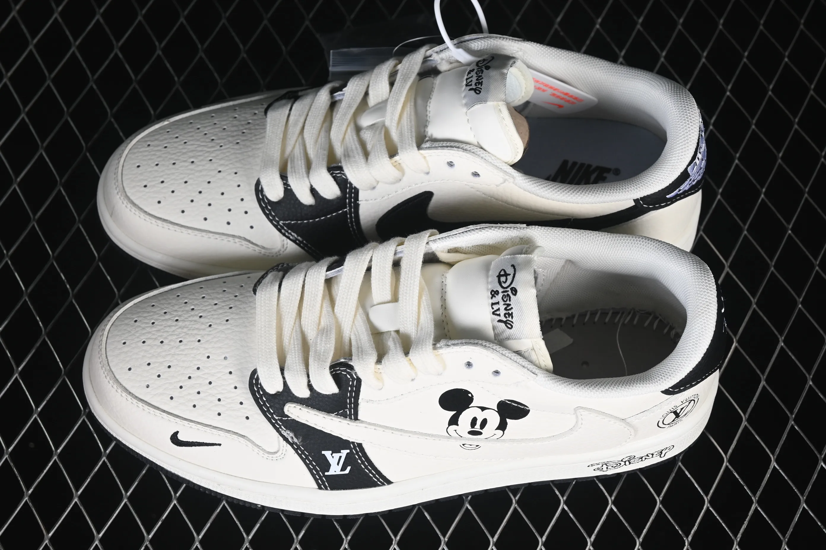 All categories Air Jordan Jordan series basketball shoes Air Jordan 1 Low High-end customized low-top sneakers Travis Scott x Fragment Design x Air Jordan 1 Low OG SP AJ1 Joe 1 Disney White and Black Mickey Mouse Low-top cultural casual sneakers DZ2688-003